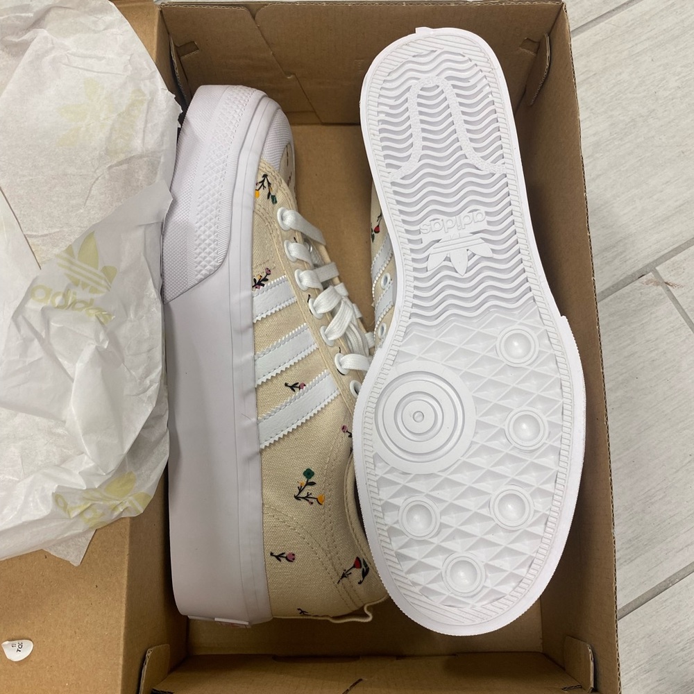 nwt adidas platform floral sneaker